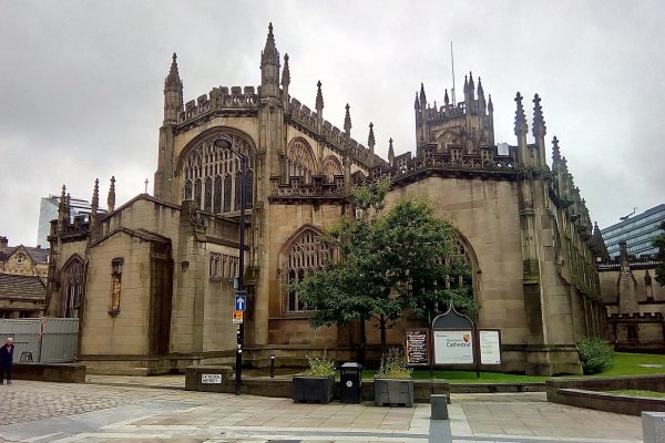 Modern warehouse facility with efficient inventory managemen